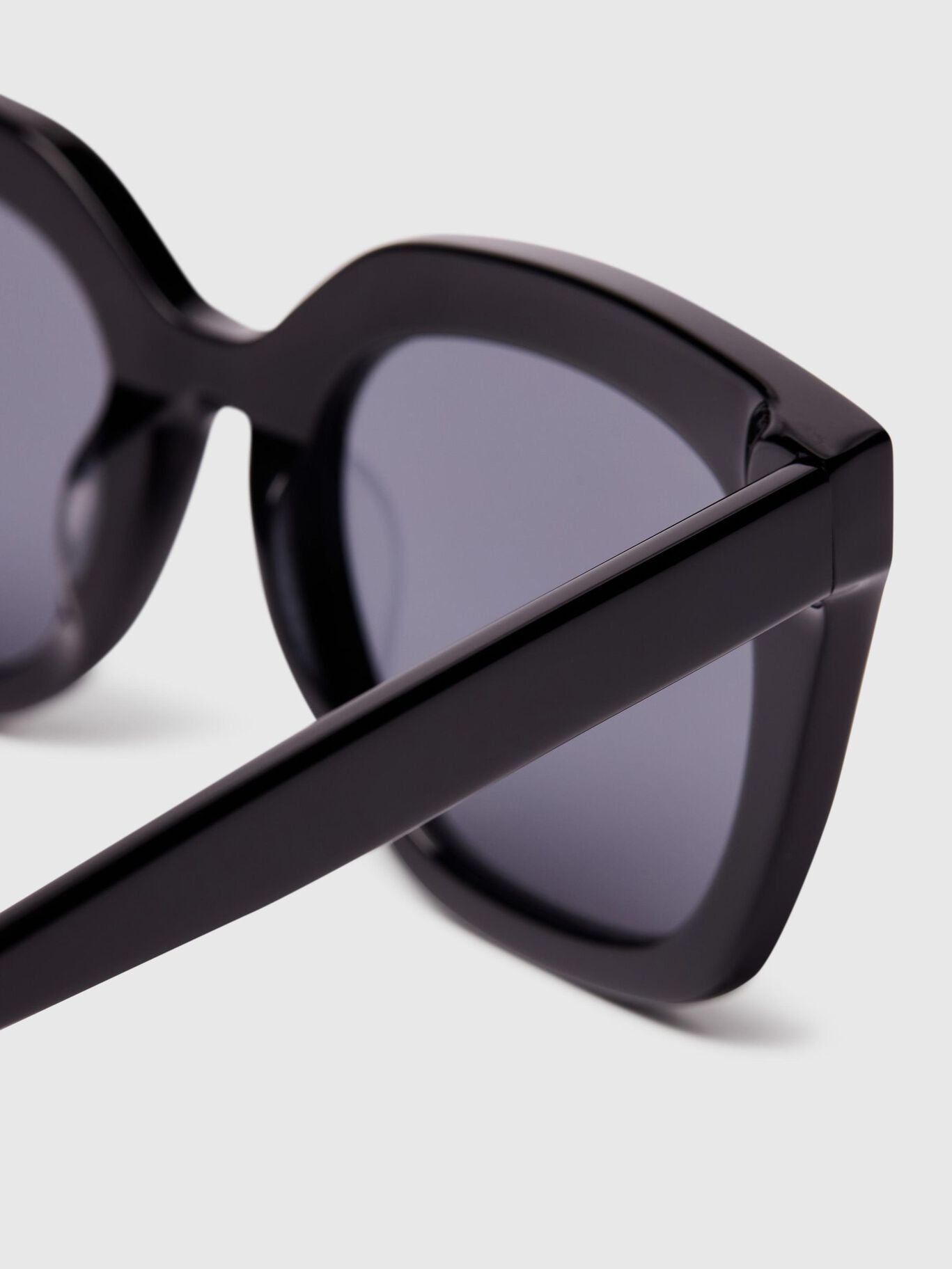 LUNETTE NAOMI Selected