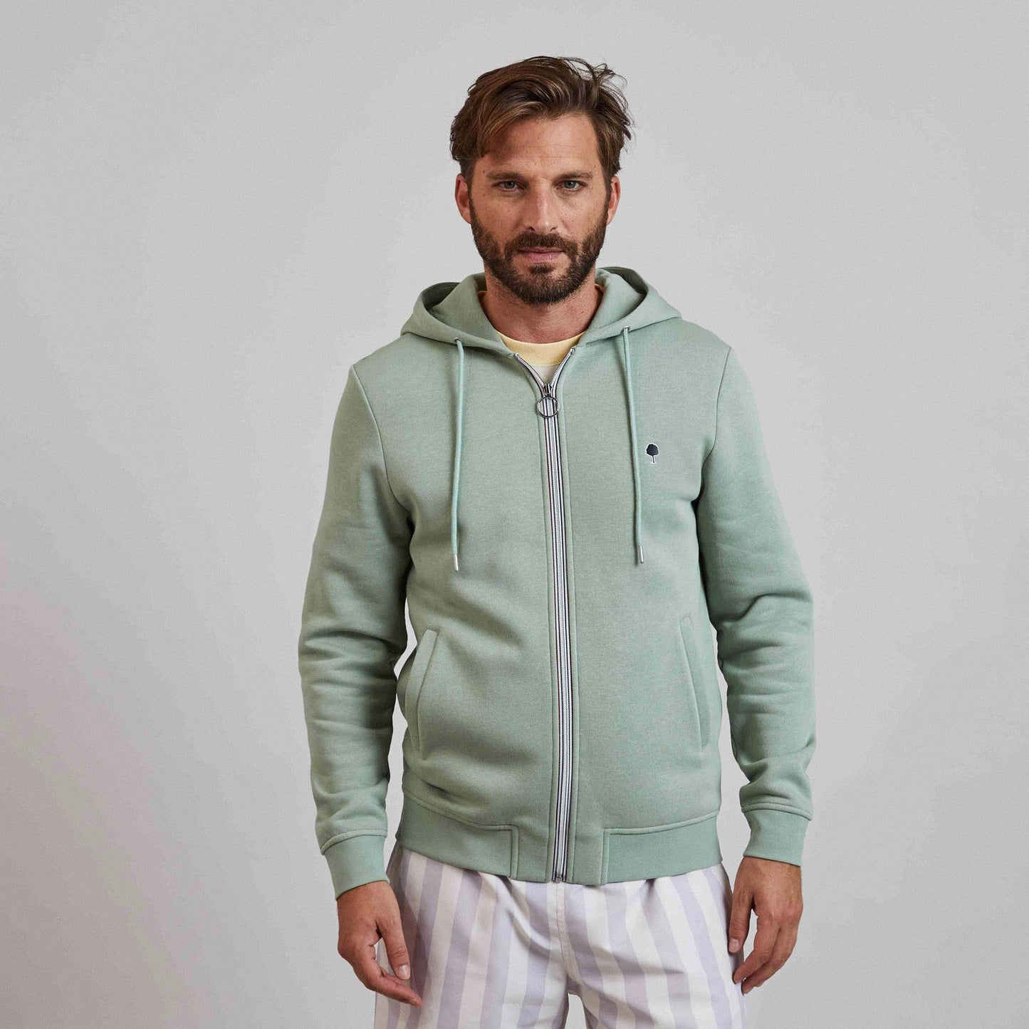 Sweat zippé MESNIL FAGUO vert clair – Style casual et mode durable Faguo