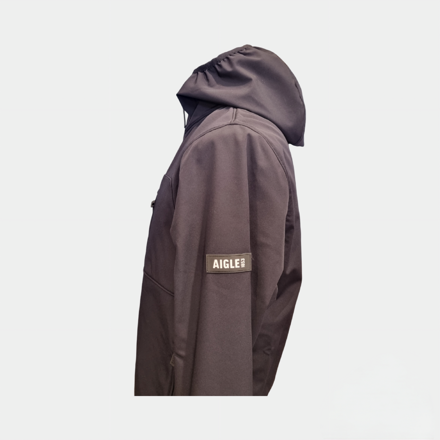 Détail de la capuche du blouson noir AIGLE 1853, protection contre la pluie
