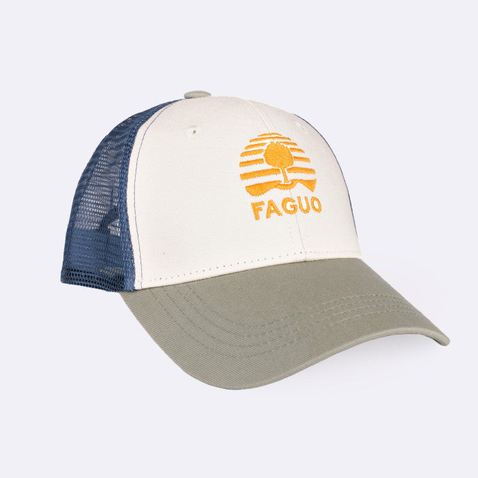 Détail de la casquette trucker FAGUO kaki, blanc et bleu avec visière incurvée