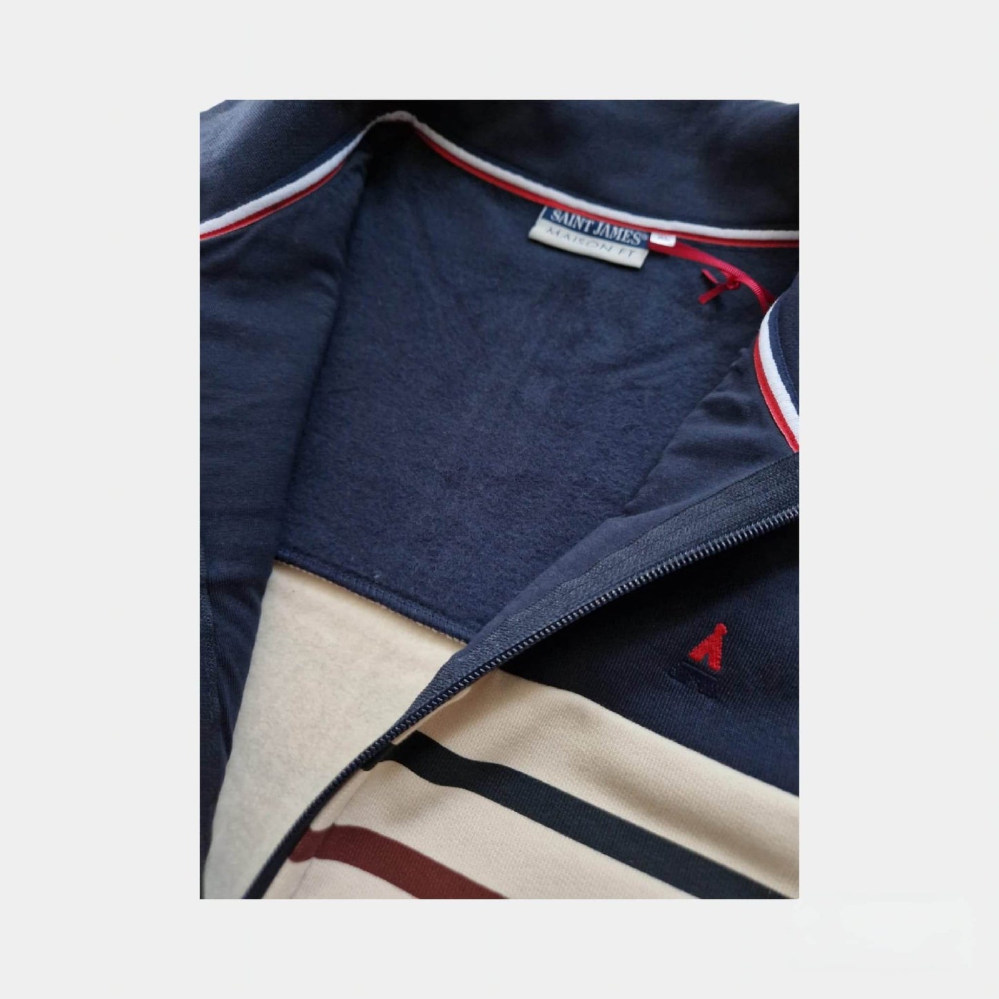 Détail de la fermeture zippée et des finitions de la veste Saturnin tricolore MAISON FT & SAINT JAMES