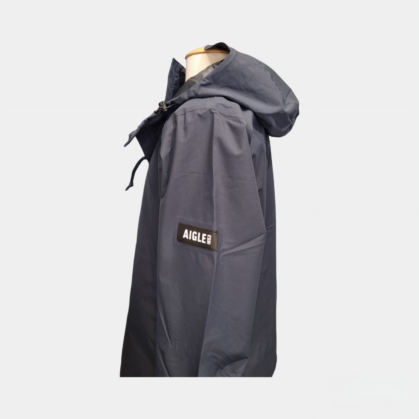 K-way AIGLE 1853 bleu, imperméable et déperlant, parfait pour l'outdoor

